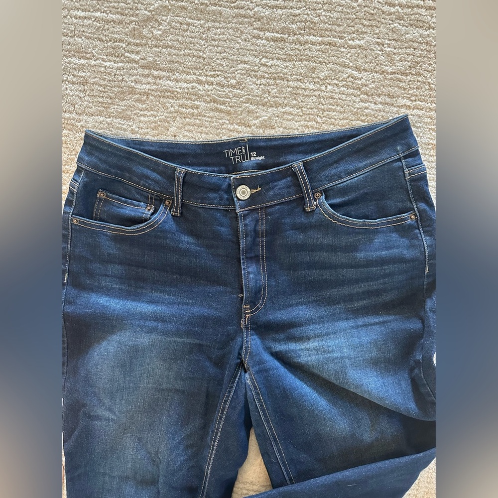 Time and Tru Women’s Mid Rise Straight Jeans, 29" Inseam, size 12 - Picture 8 of 9